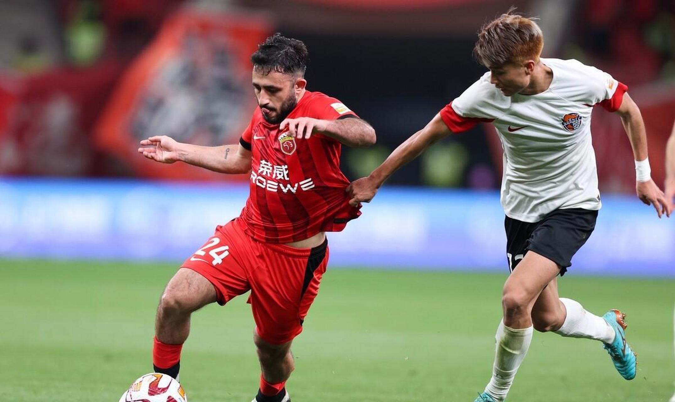 包含上港队在比赛中配合默契,有效掌控场上局势赢得比赛的词条 包含上港队在比赛中配合默契,有效掌控场上局势赢得比赛的词条