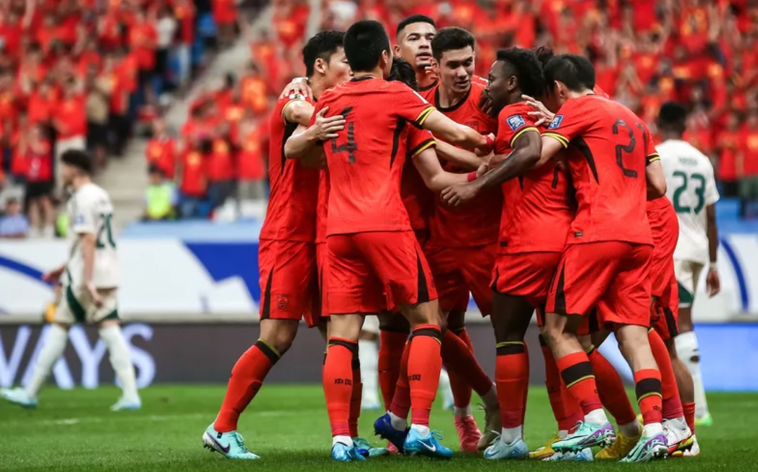 包含华沙瓦球员爆发,帮助球队击败劲敌的词条 包含华沙瓦球员爆发,帮助球队击败劲敌的词条