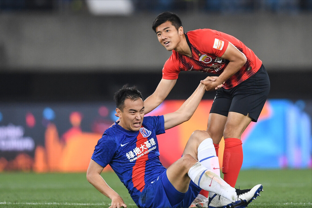 包含华沙瓦球员爆发,帮助球队击败劲敌的词条 包含华沙瓦球员爆发,帮助球队击败劲敌的词条