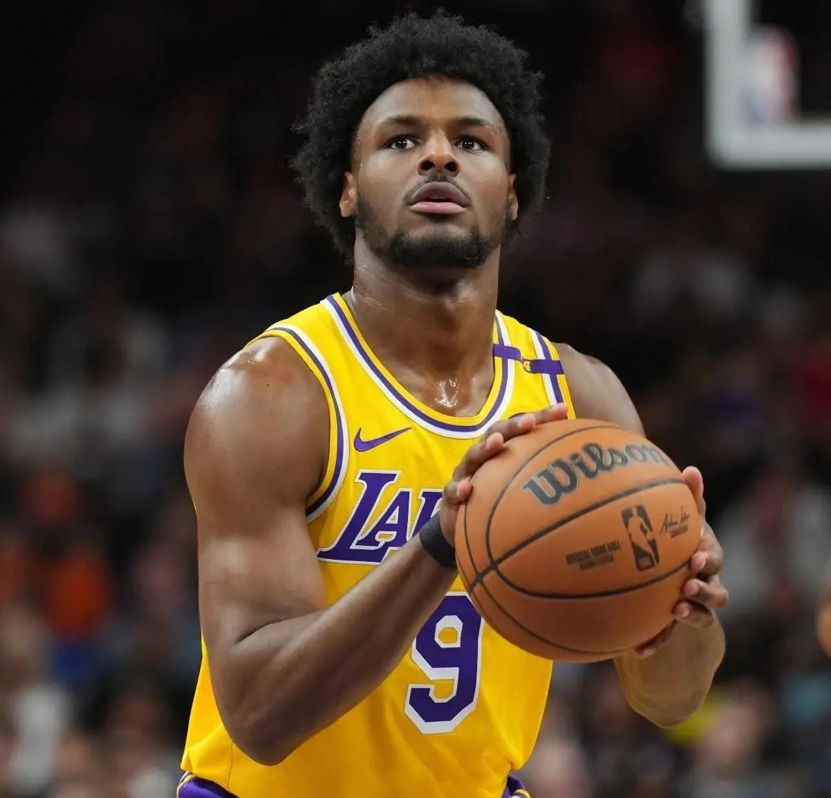 关于雄鹿中锋因伤缺席下场比赛,球队陷入困境的信息 关于雄鹿中锋因伤缺席下场比赛,球队陷入困境的信息