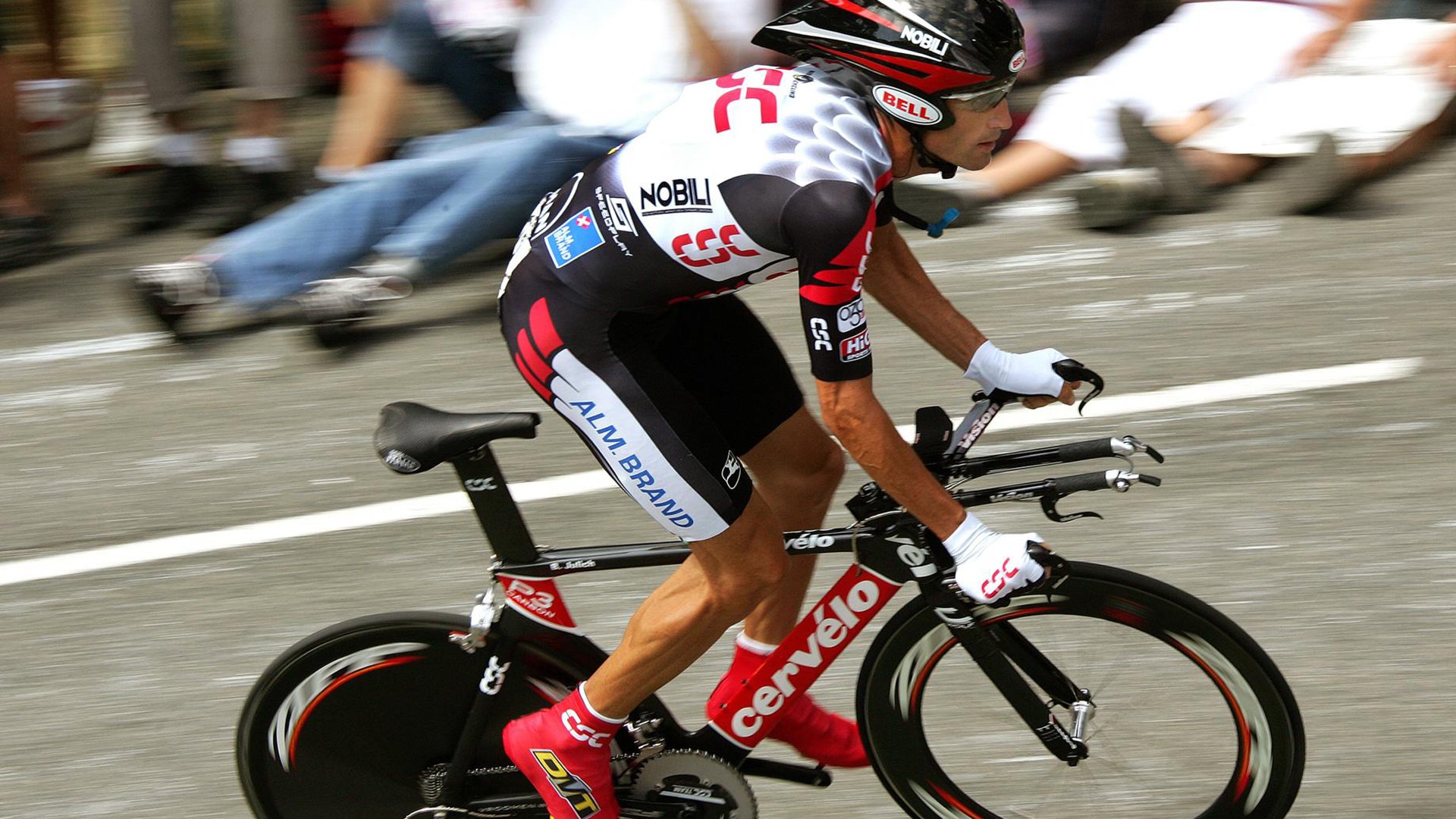 梅赛德斯完胜威廉姆斯，皮亚斯特里状态火热，新赛季格局初现